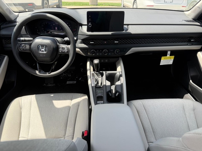 Honda Accord Sedan Vehicle Image 10