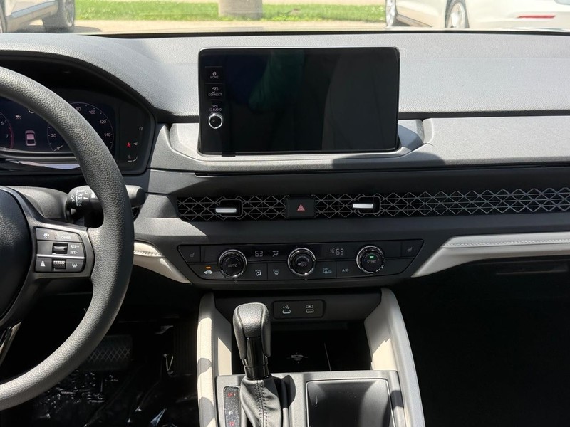 Honda Accord Sedan Vehicle Image 11
