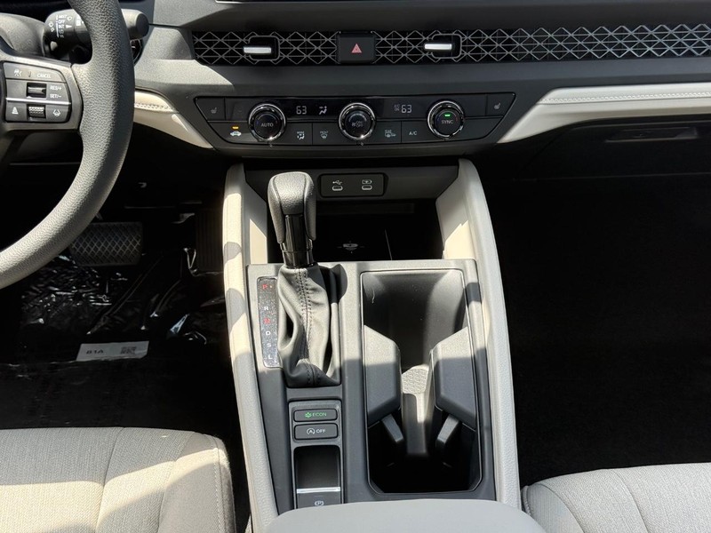 Honda Accord Sedan Vehicle Image 12