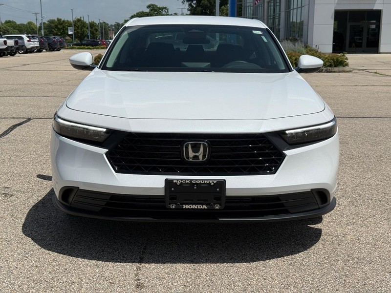 Honda Accord Sedan Vehicle Image 8