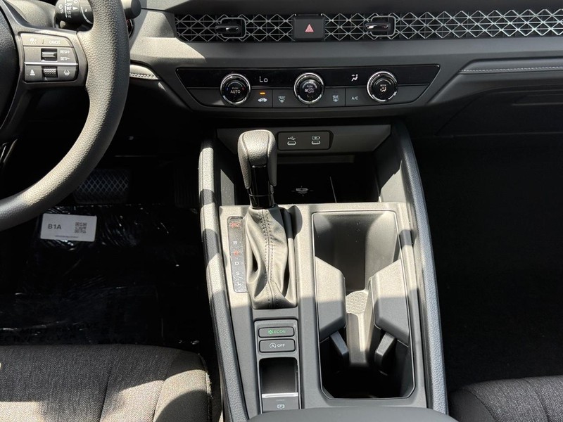 Honda Accord Sedan Vehicle Image 12