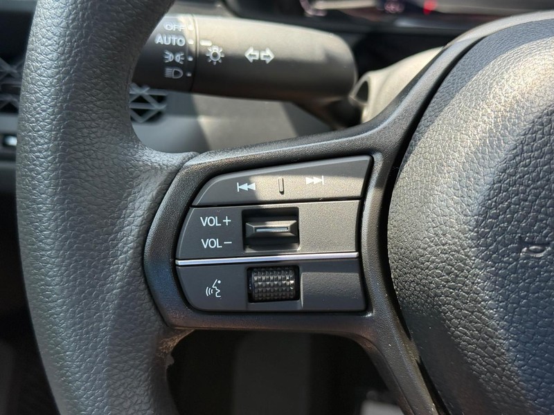 Honda Accord Sedan Vehicle Image 15