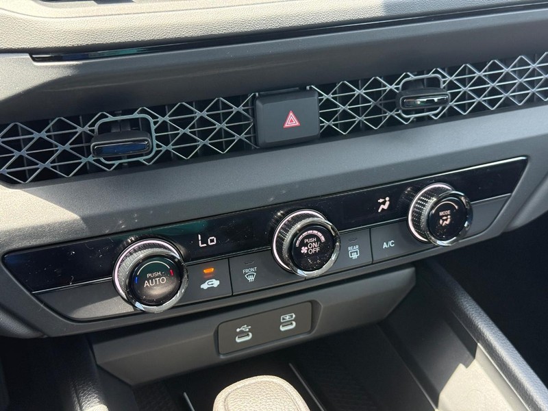 Honda Accord Sedan Vehicle Image 19