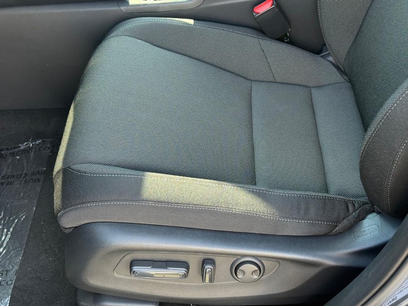 Honda CR-V Vehicle Image 16