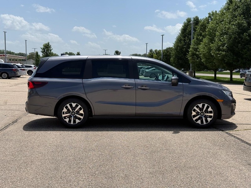 Honda Odyssey Vehicle Image 2
