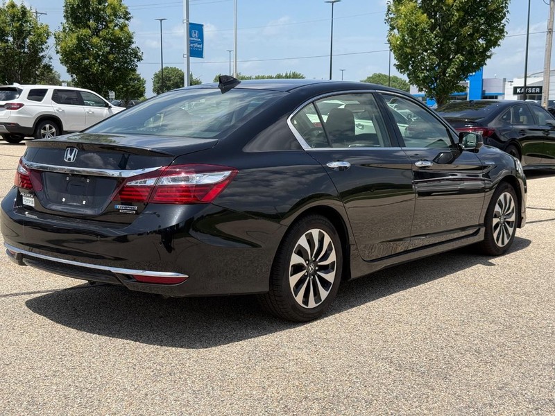 Honda Accord Hybrid Vehicle Image 3