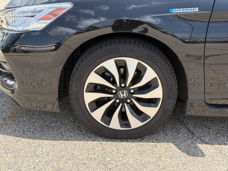 Honda Accord Hybrid Vehicle Image 6