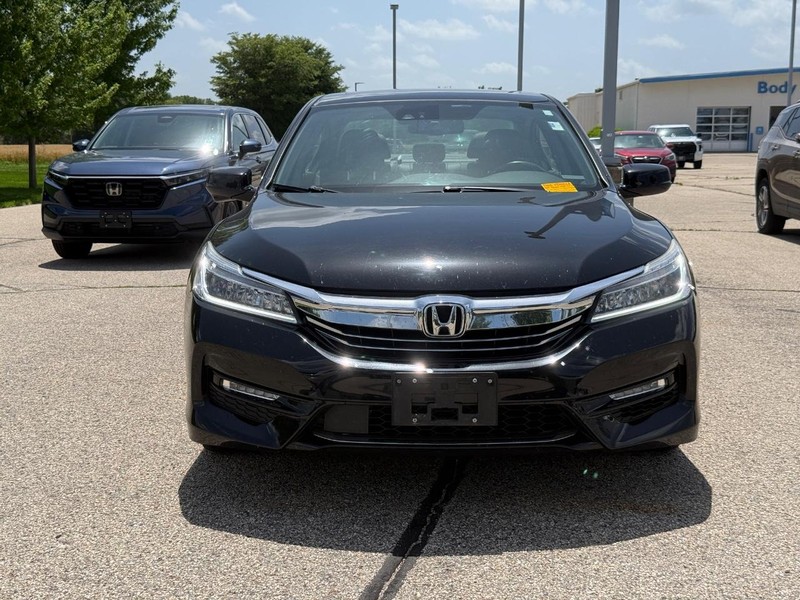 Honda Accord Hybrid Vehicle Image 8
