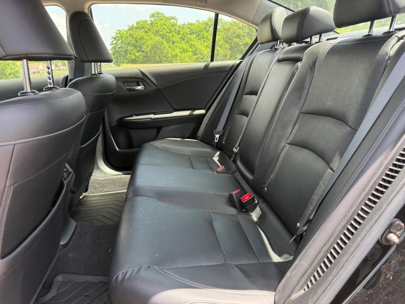 Honda Accord Hybrid Vehicle Image 9