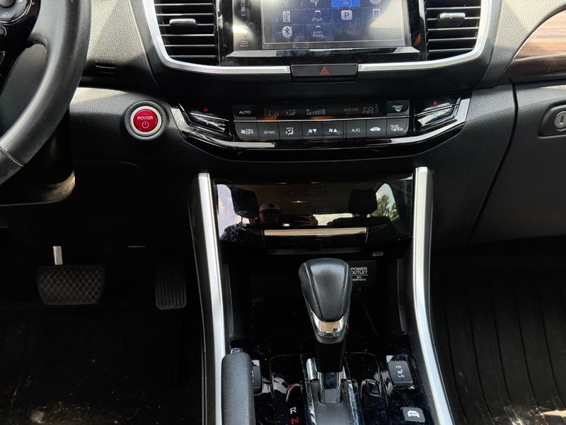 Honda Accord Hybrid Vehicle Image 12