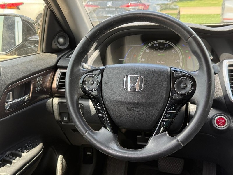 Honda Accord Hybrid Vehicle Image 13