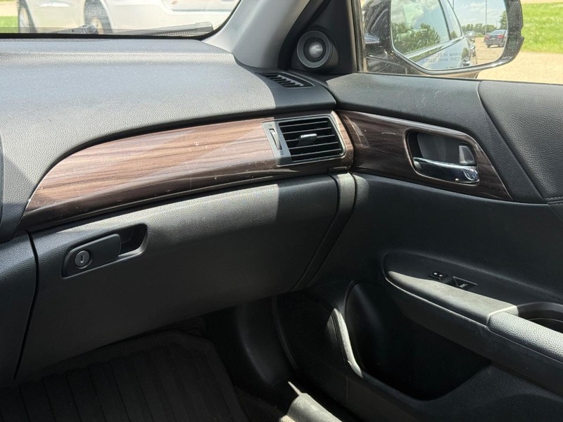 Honda Accord Hybrid Vehicle Image 14