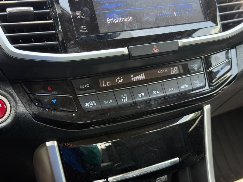Honda Accord Hybrid Vehicle Image 19