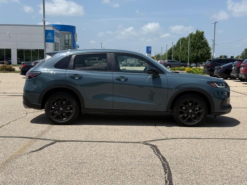 Honda HR-V Vehicle Image 2