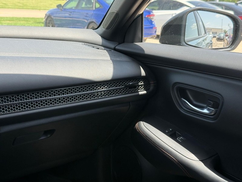 Honda HR-V Vehicle Image 14