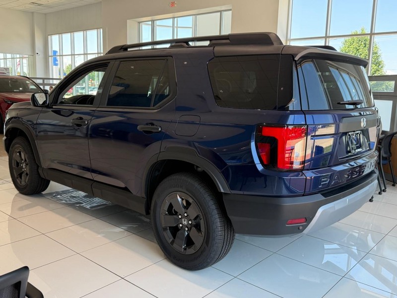 Honda Passport Vehicle Image 2