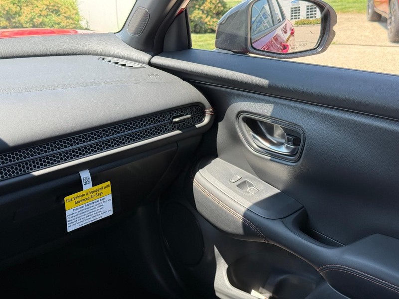 Honda HR-V Vehicle Image 14