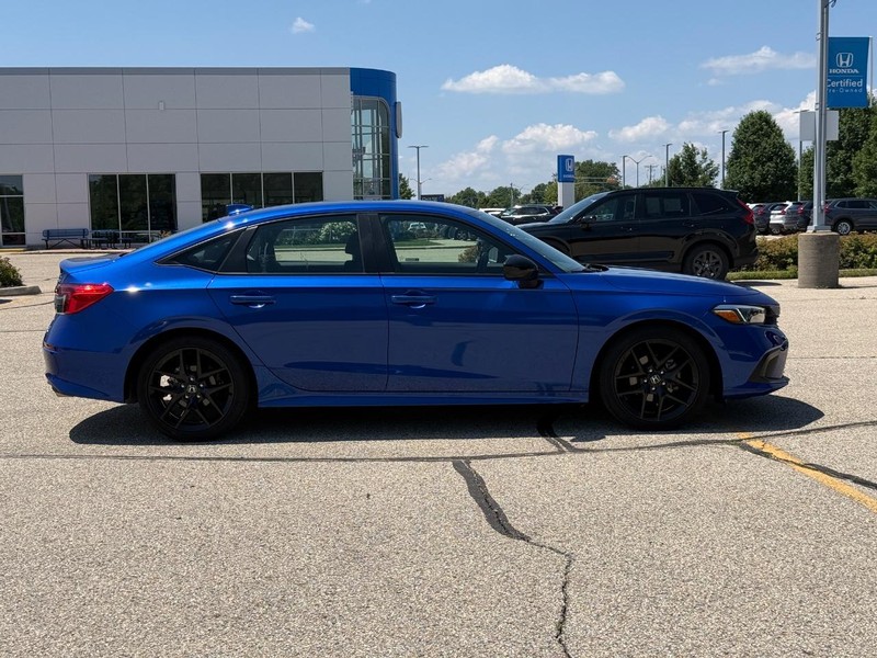 Honda Civic Sedan Vehicle Full-screen Gallery Image 02