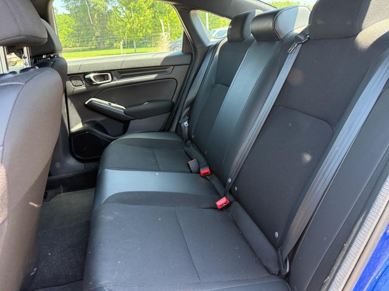 Honda Civic Sedan Vehicle Full-screen Gallery Image 09