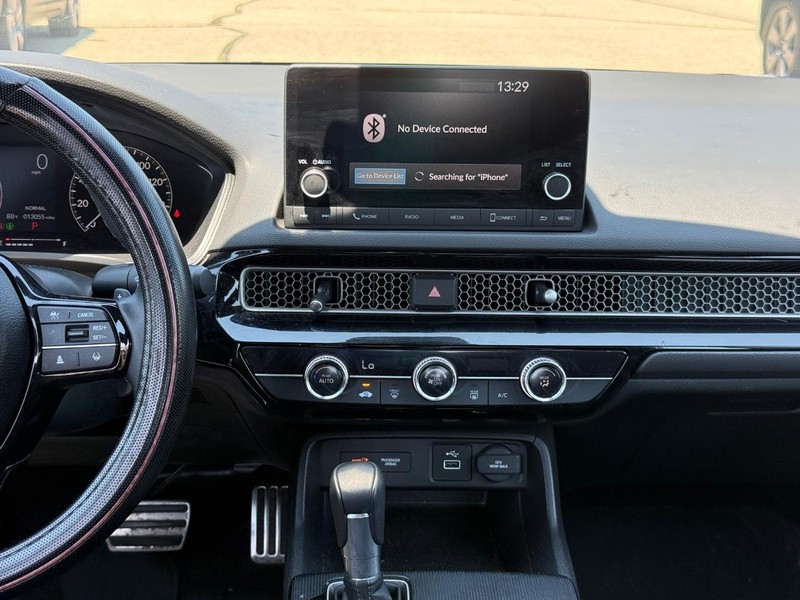 Honda Civic Sedan Vehicle Full-screen Gallery Image 11