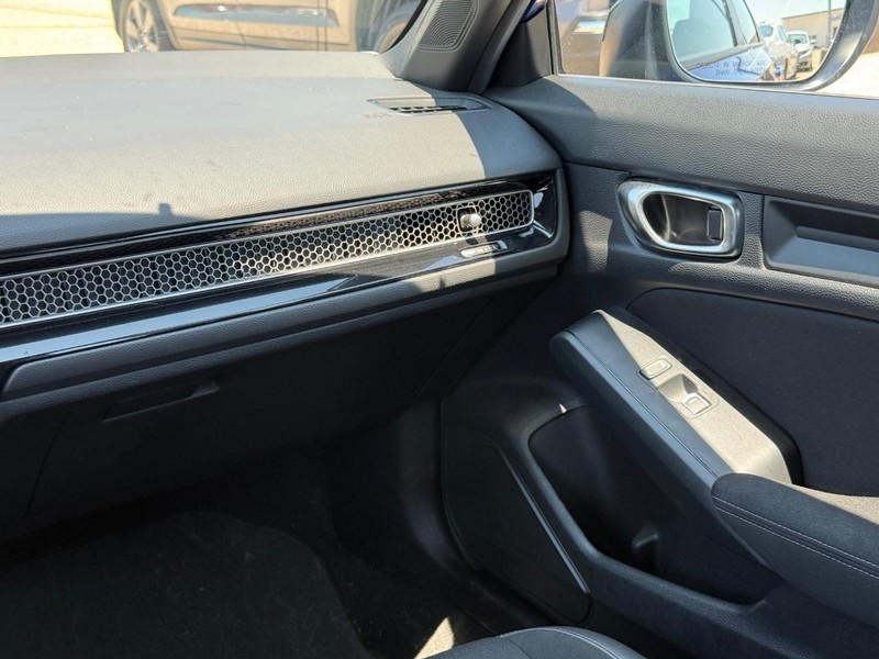 Honda Civic Sedan Vehicle Full-screen Gallery Image 14