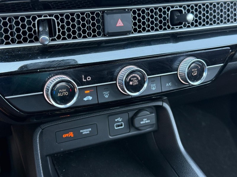 Honda Civic Sedan Vehicle Full-screen Gallery Image 19