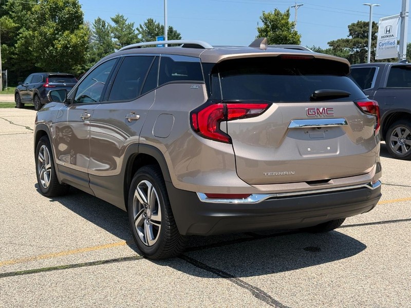 GMC Terrain Vehicle Full-screen Gallery Image 05