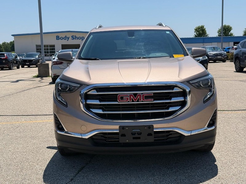 GMC Terrain Vehicle Full-screen Gallery Image 08