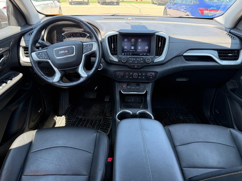 GMC Terrain Vehicle Full-screen Gallery Image 10