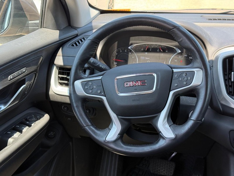 GMC Terrain Vehicle Full-screen Gallery Image 13