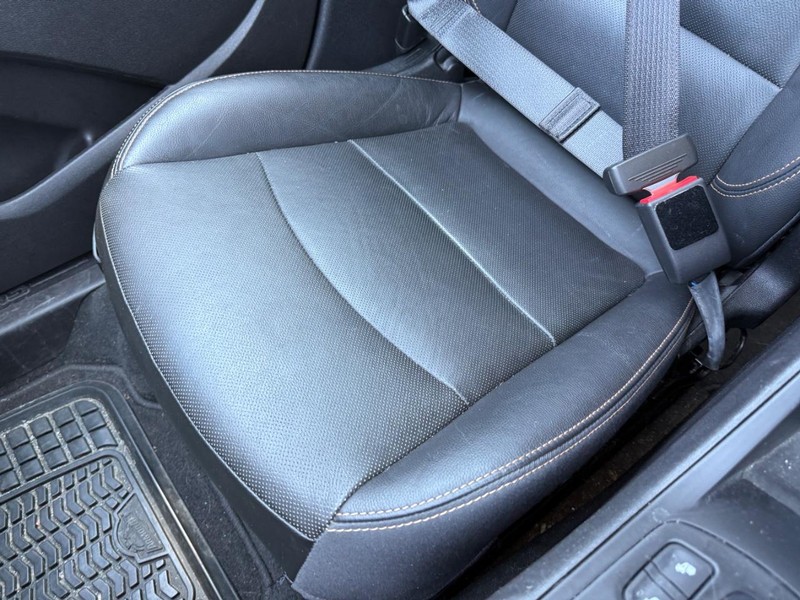GMC Terrain Vehicle Full-screen Gallery Image 20