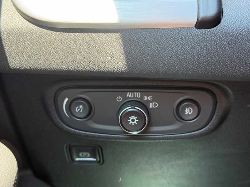 GMC Terrain Vehicle Full-screen Gallery Image 21