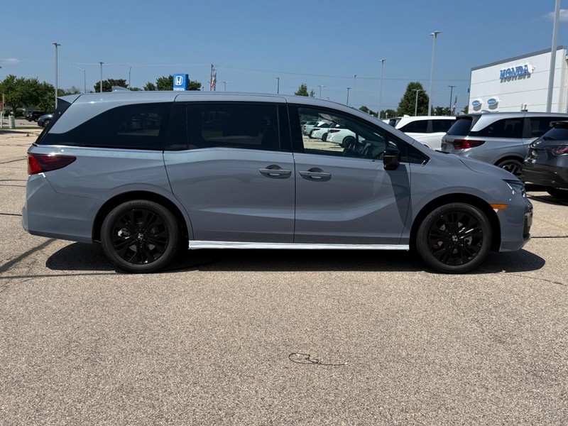 Honda Odyssey Vehicle Image 2