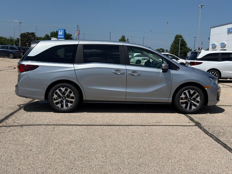 Honda Odyssey Vehicle Image 2
