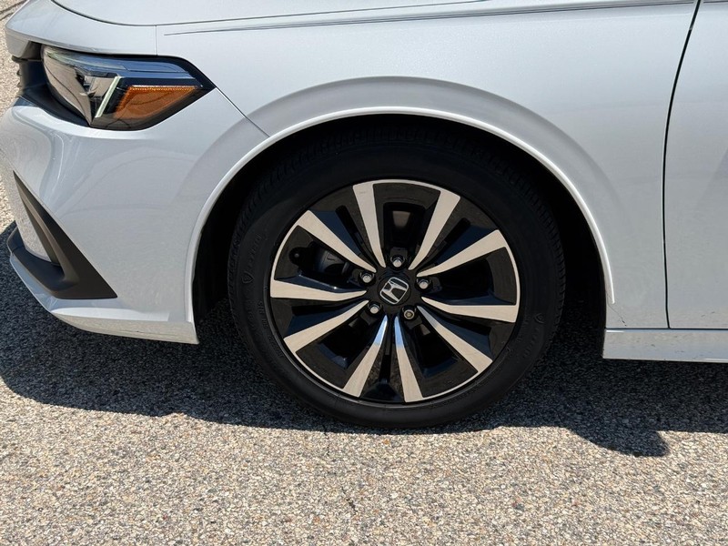 Honda Civic Sedan Vehicle Image 6