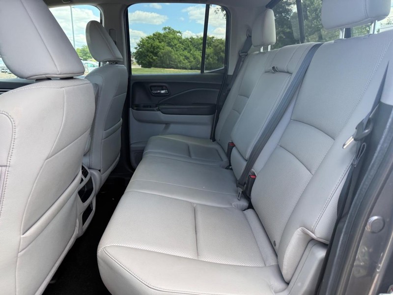 Honda Ridgeline Vehicle Full-screen Gallery Image 09