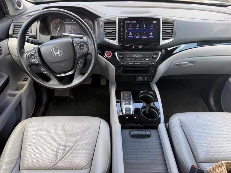 Honda Ridgeline Vehicle Full-screen Gallery Image 10