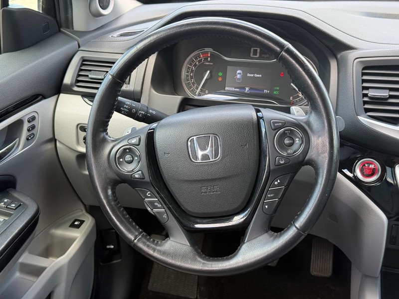 Honda Ridgeline Vehicle Full-screen Gallery Image 13