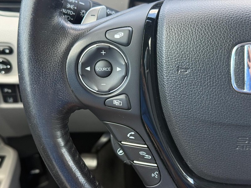 Honda Ridgeline Vehicle Full-screen Gallery Image 15