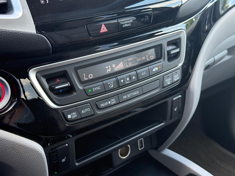 Honda Ridgeline Vehicle Full-screen Gallery Image 19