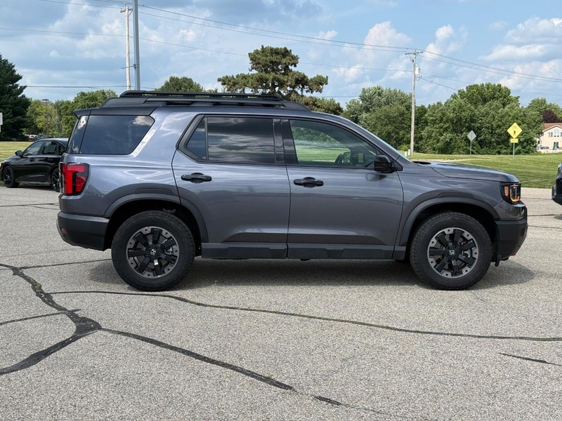 Honda Passport Vehicle Image 2