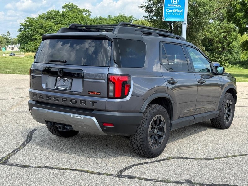 Honda Passport Vehicle Image 3