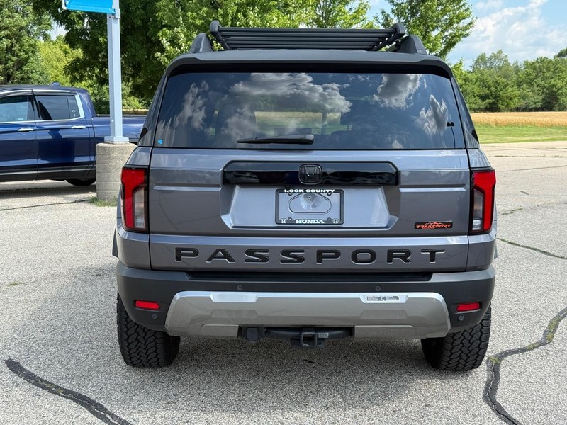 Honda Passport Vehicle Image 4