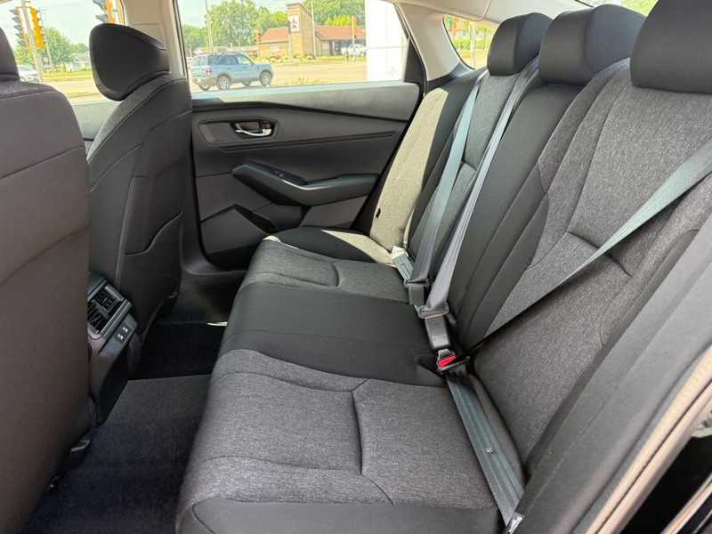 Honda Accord Sedan Vehicle Image 9