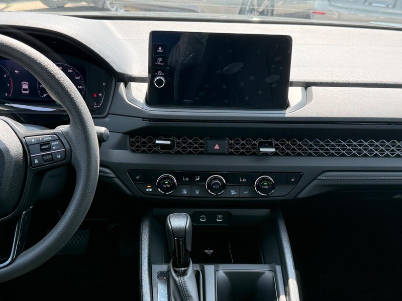 Honda Accord Sedan Vehicle Image 11