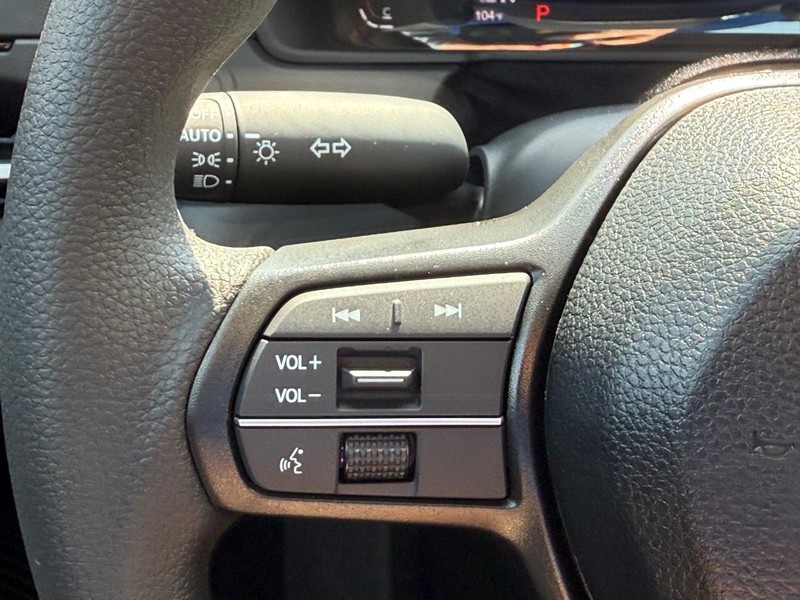 Honda Accord Sedan Vehicle Image 15