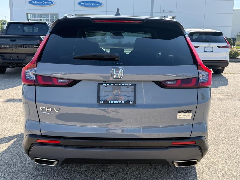 Honda CR-V Hybrid Vehicle Image 4