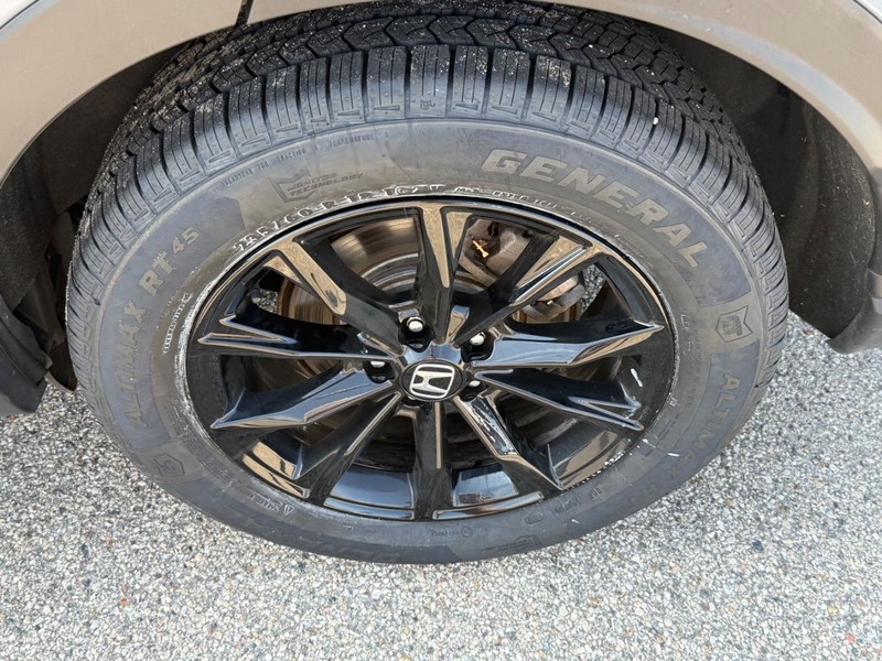 Honda CR-V Hybrid Vehicle Image 7