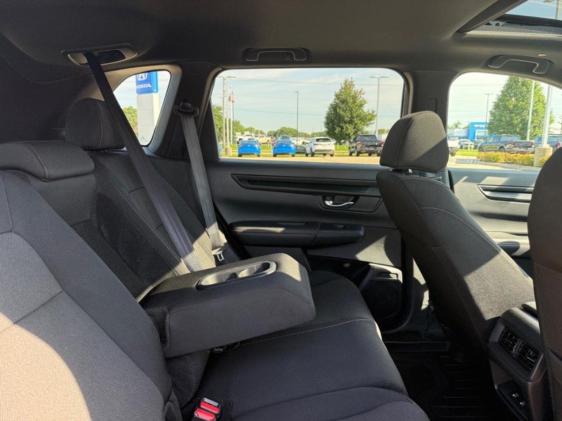 Honda CR-V Hybrid Vehicle Image 10