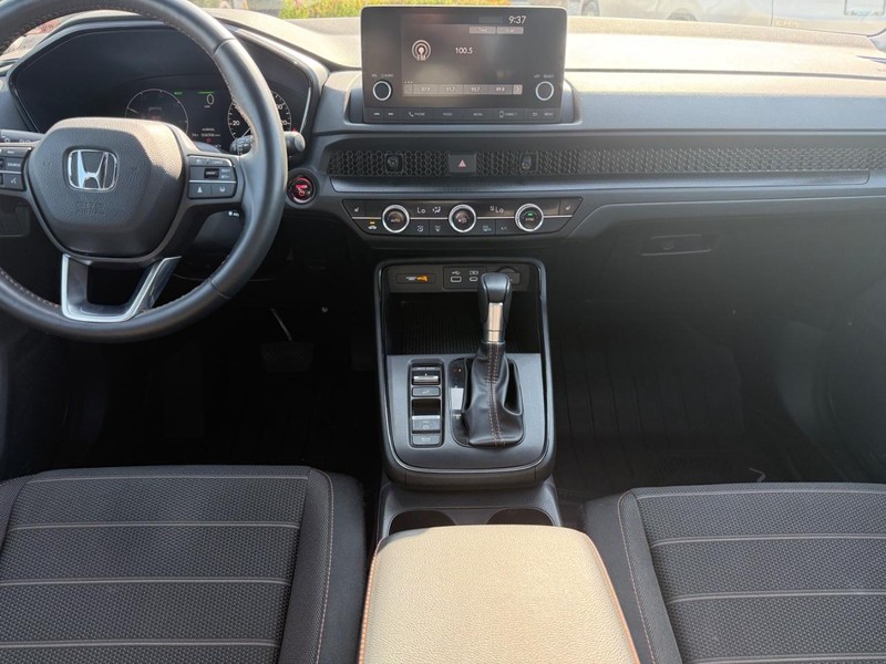 Honda CR-V Hybrid Vehicle Image 11